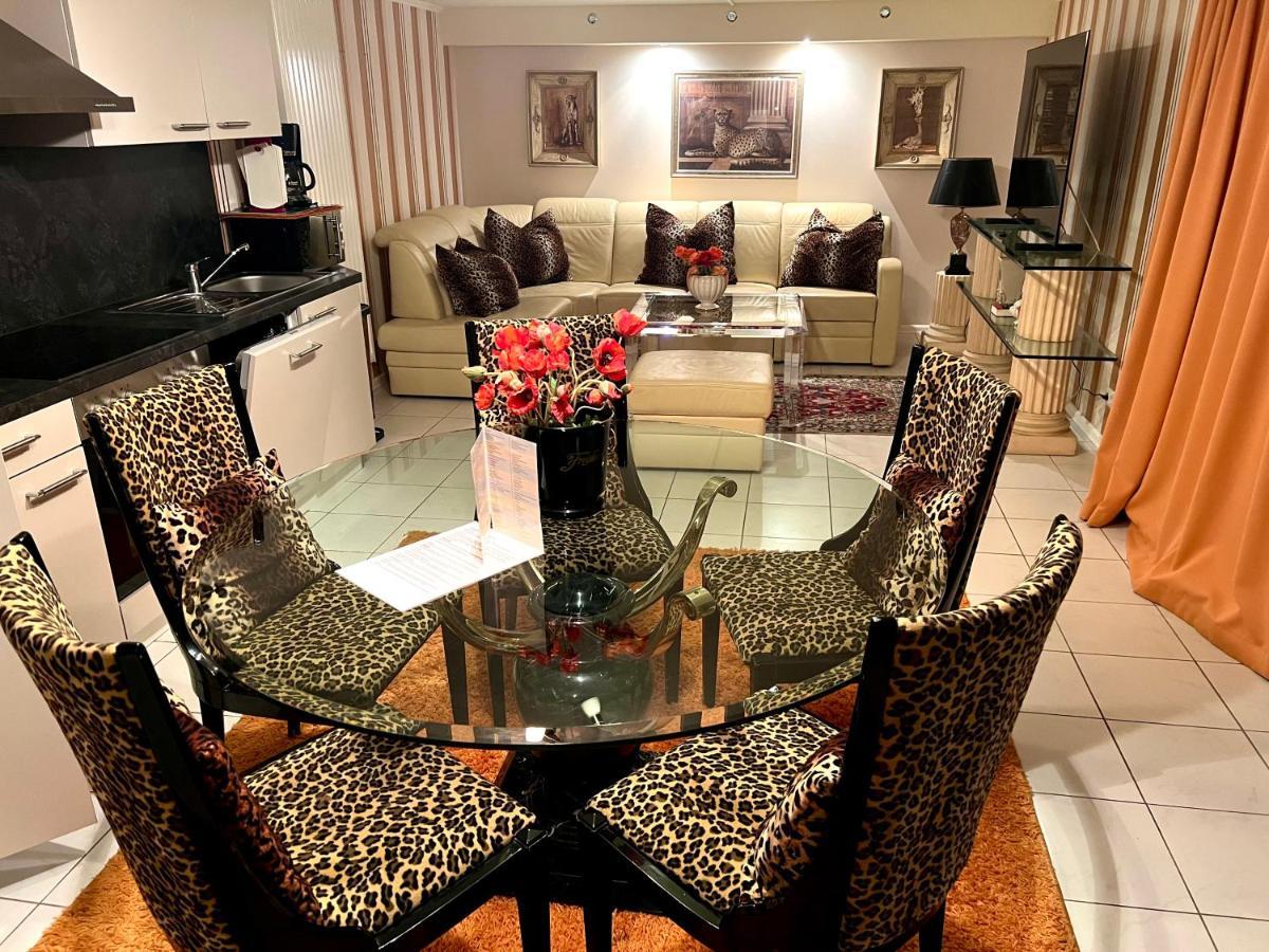 Tiffany'S Ferienapartments Sind Alles, Ausser... Gewoehnlich!!! Timmendorfer Strand Bagian luar foto