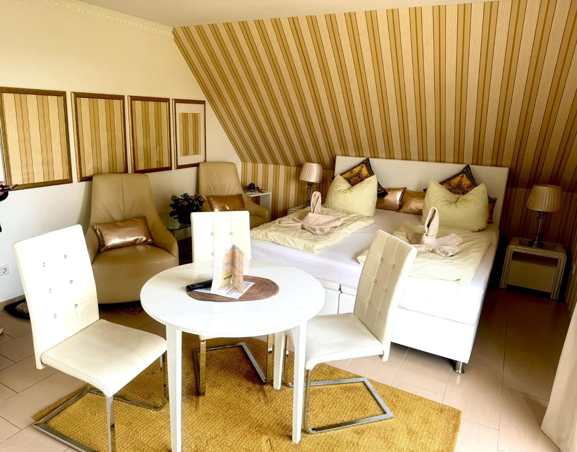 Tiffany'S Ferienapartments Sind Alles, Ausser... Gewoehnlich!!! Timmendorfer Strand Bagian luar foto